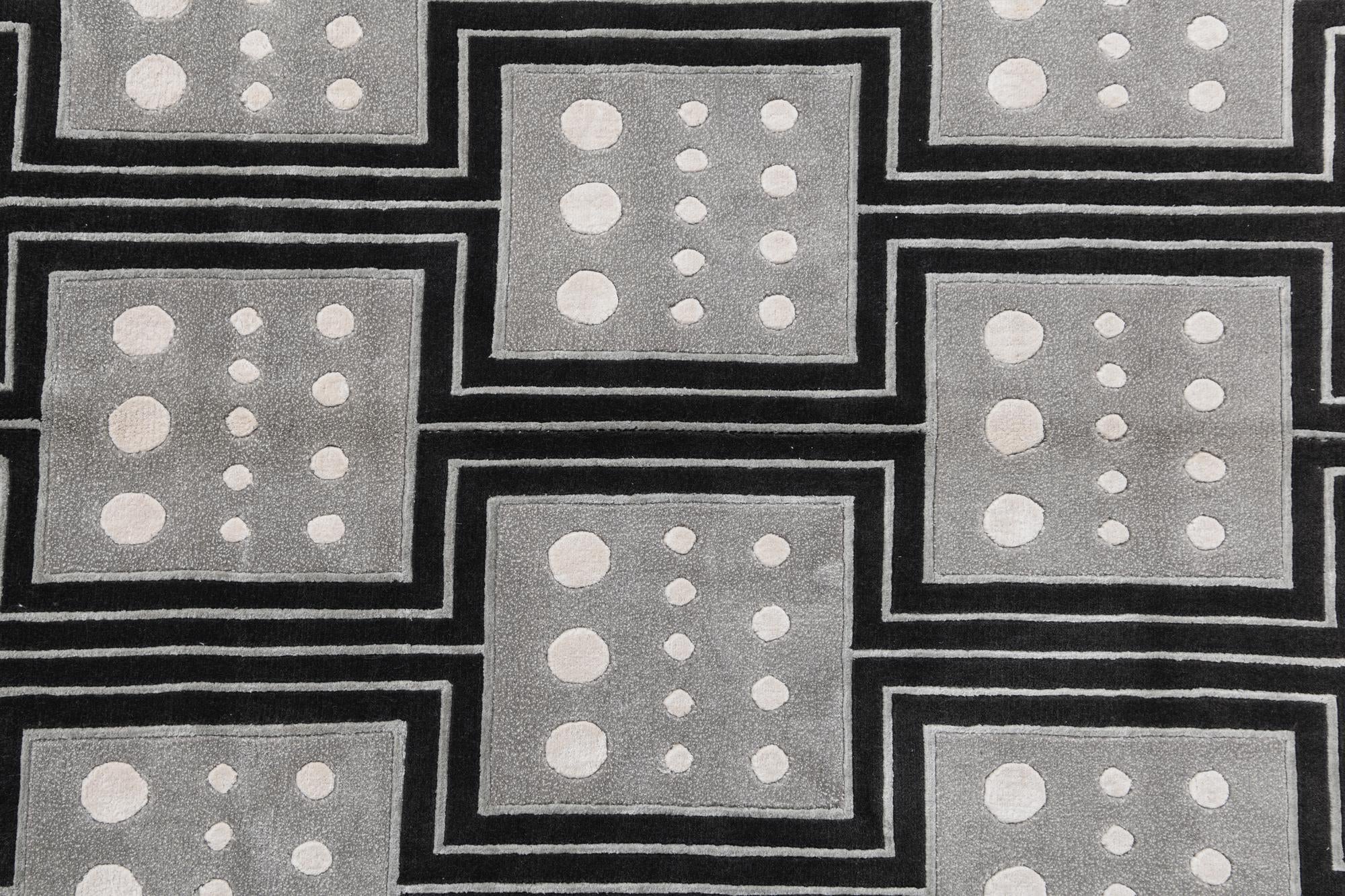 5' 7 x 7' 10 Hand Knotted Darya Wool Rug