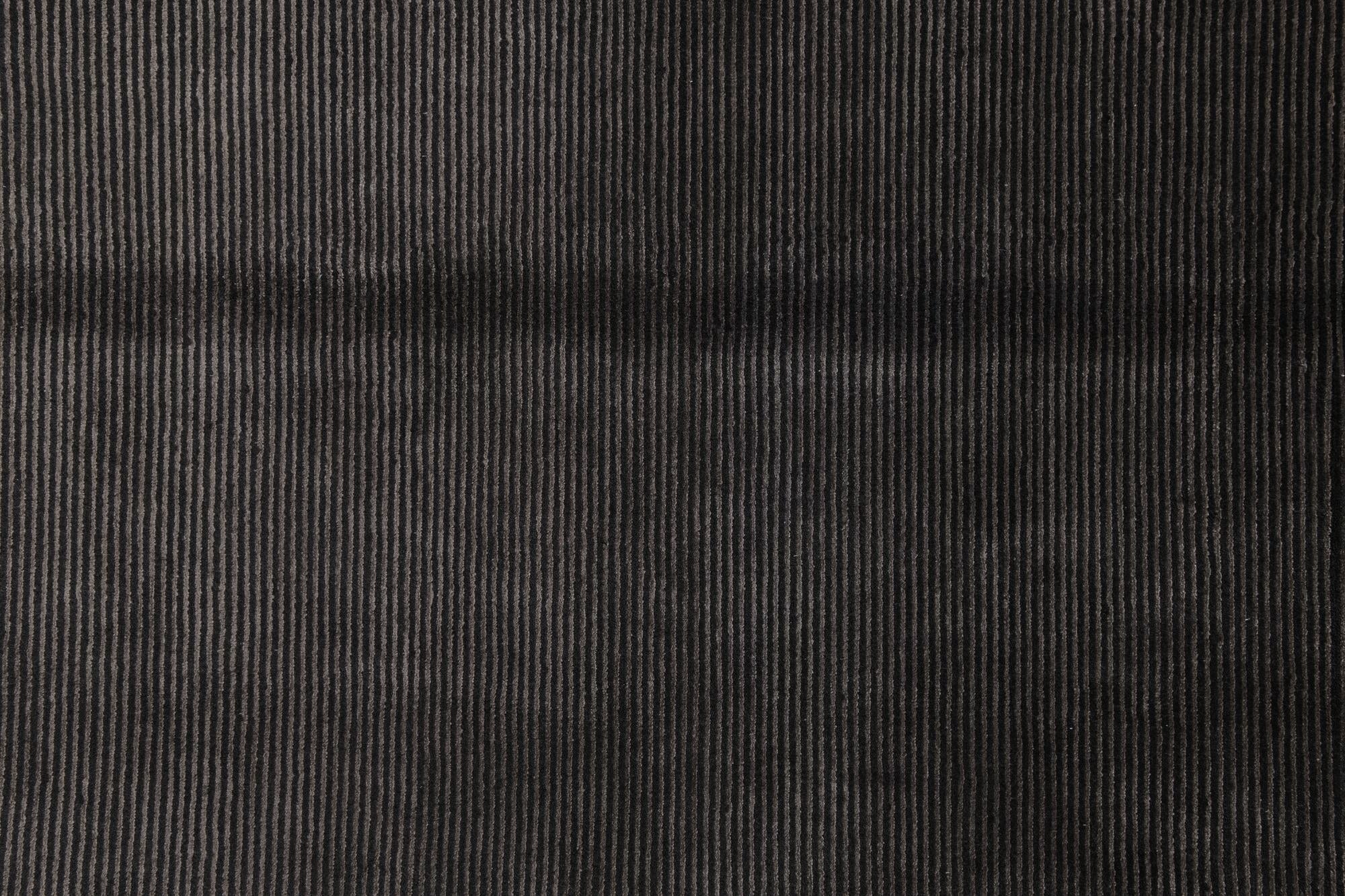5' 7 x 7' 10 Hand Knotted Darya Wool Rug