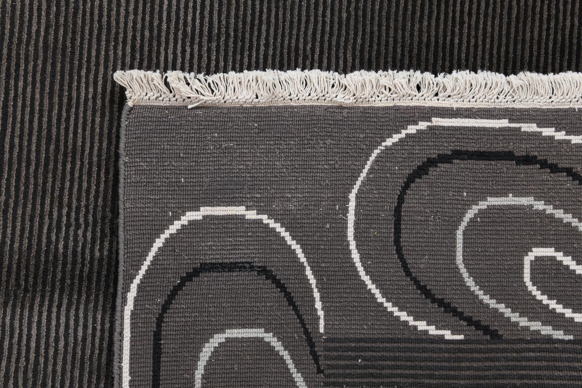 5' 7 x 7' 10 Hand Knotted Darya Wool Rug