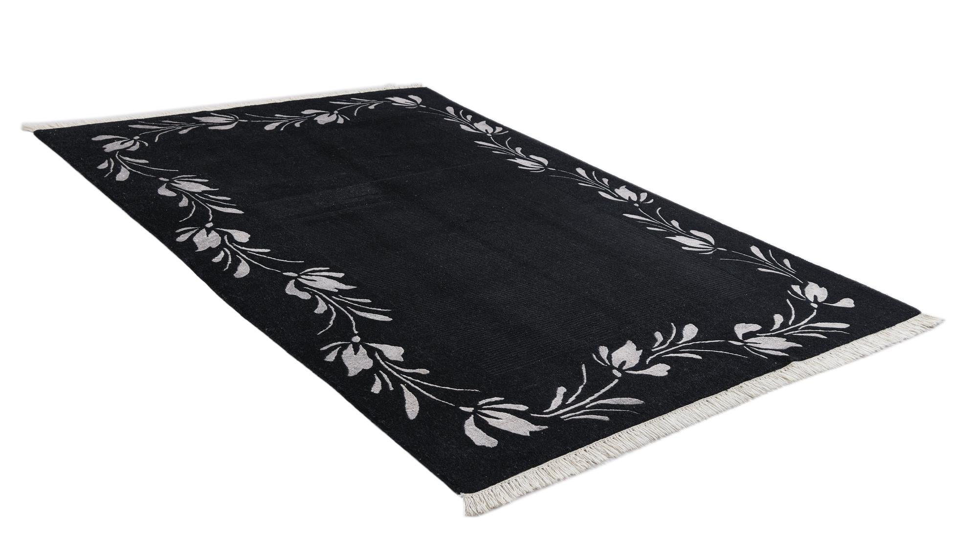 5' 6 x 7' 10 Darya Rug