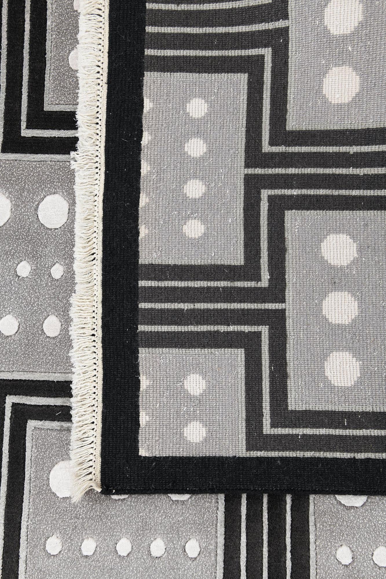 5' 7 x 7' 10 Darya Rug