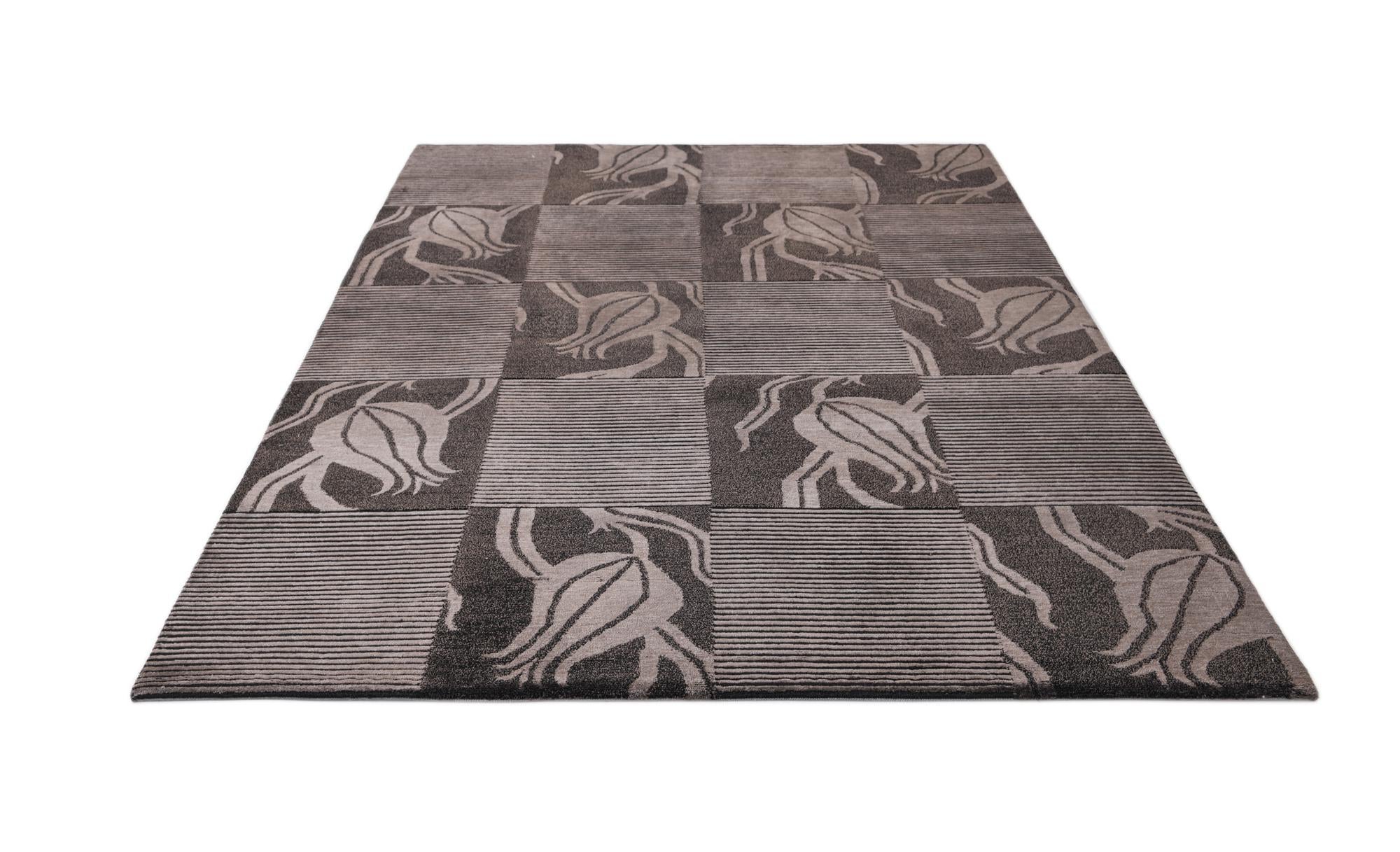 5' 7 x 7' 11 Hand Knotted Darya Wool Rug