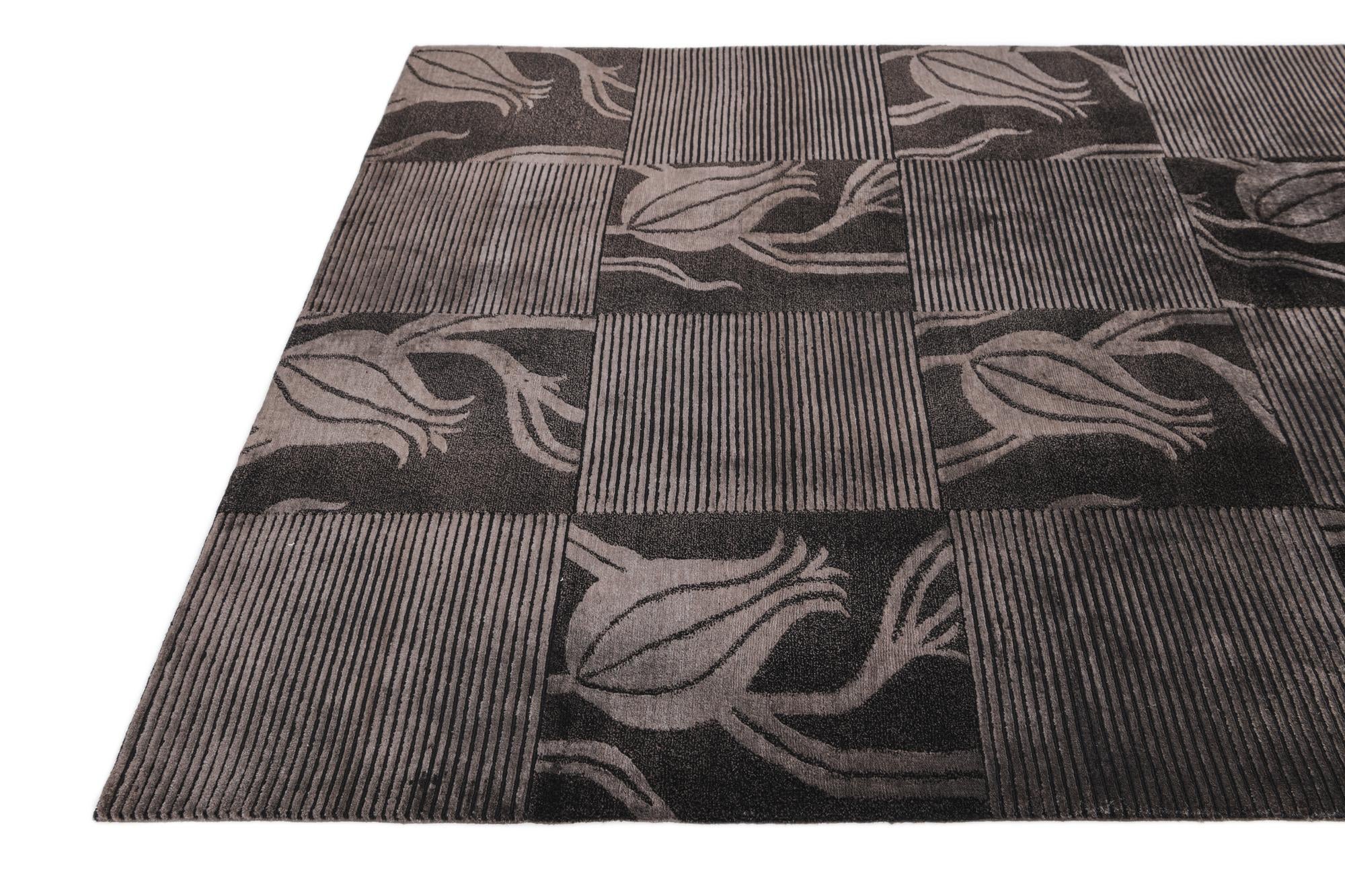 5' 7 x 7' 11 Hand Knotted Darya Wool Rug