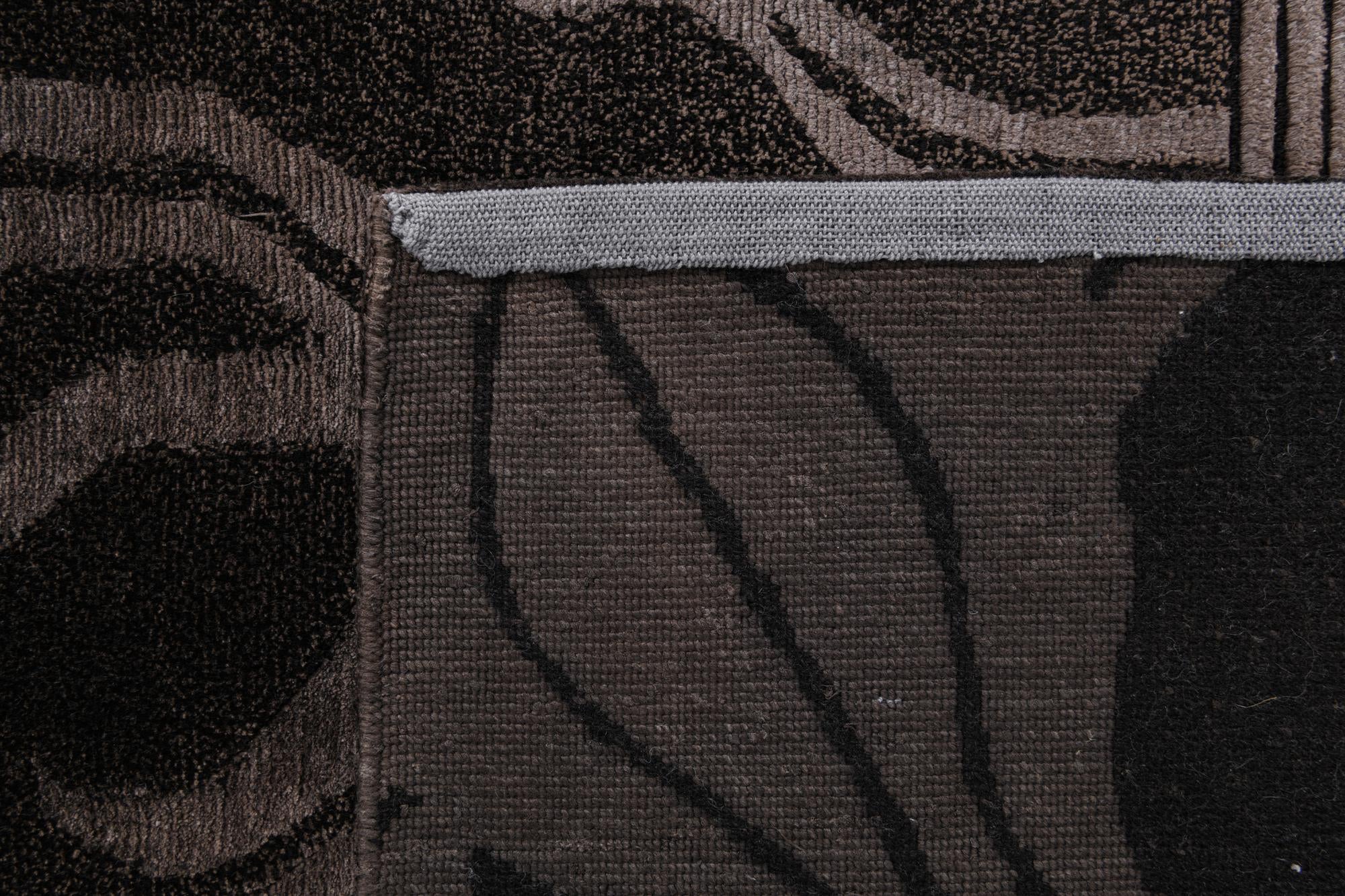 5' 7 x 7' 11 Hand Knotted Darya Wool Rug