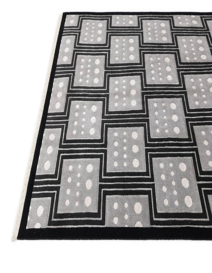 Detail image of 5' 6 x 8'  Hand Knotted Darya Wool Rug