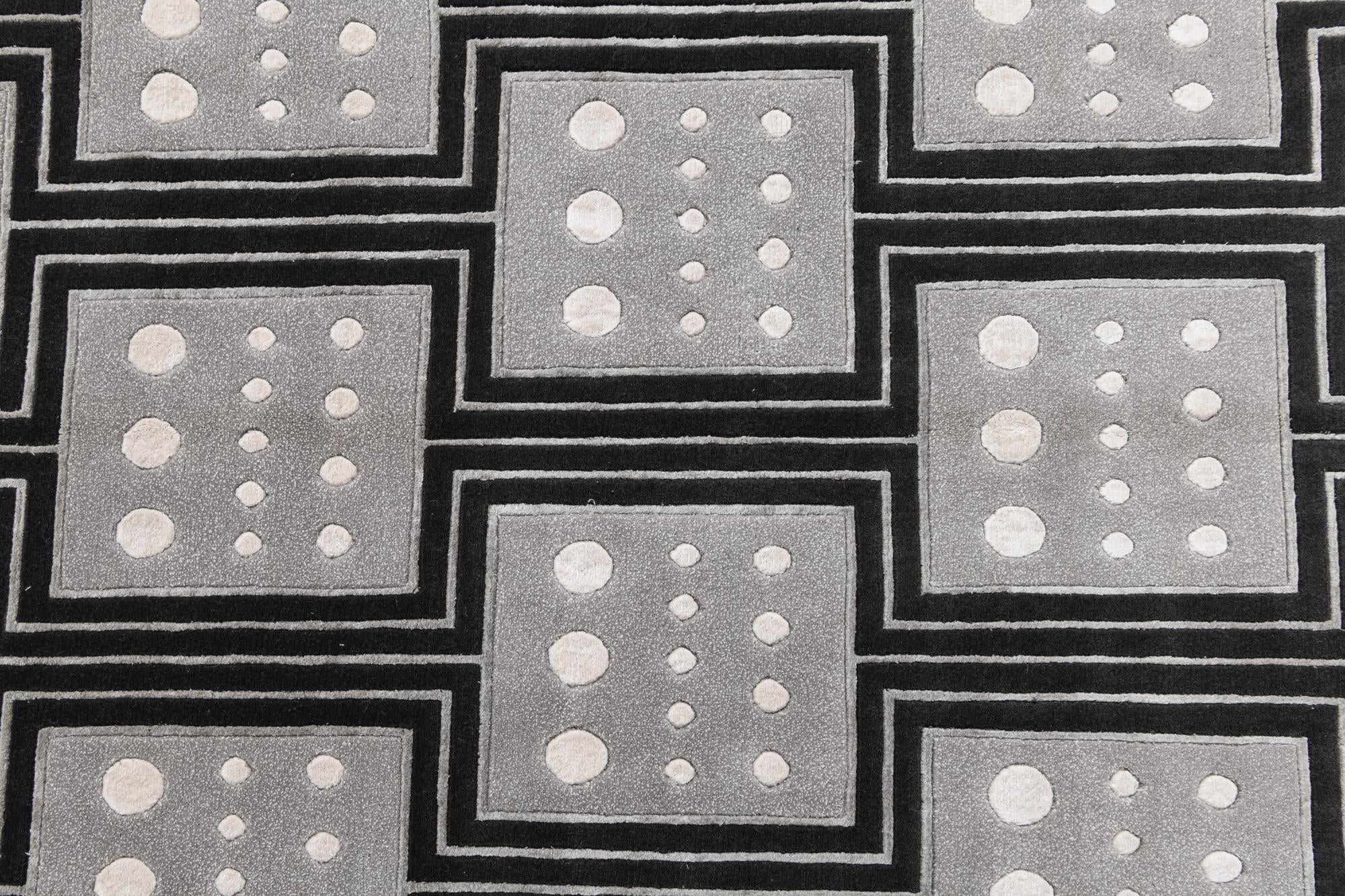 5' 6 x 8' Hand Knotted Darya Wool Rug