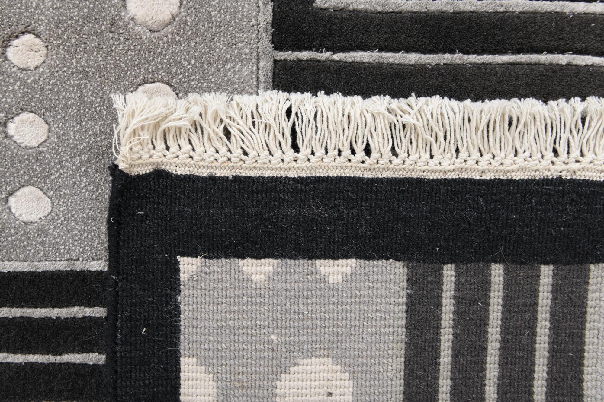 5' 6 x 8' Hand Knotted Darya Wool Rug