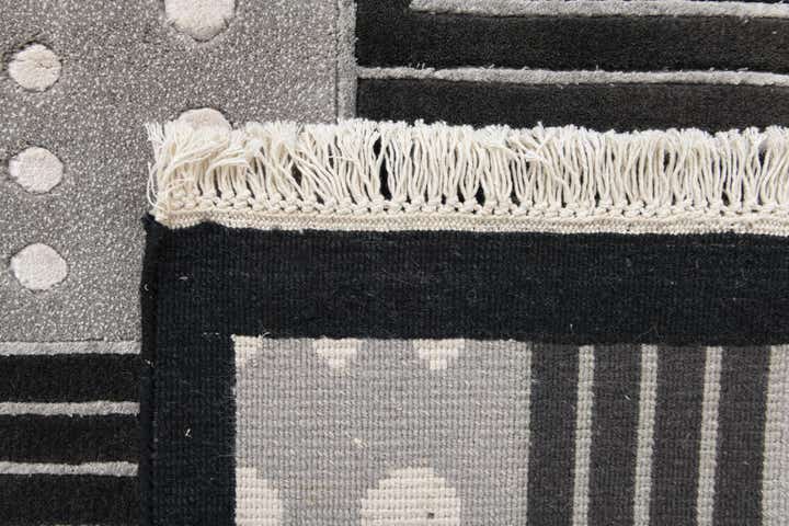 5' 6 x 8' Hand Knotted Darya Wool Rug