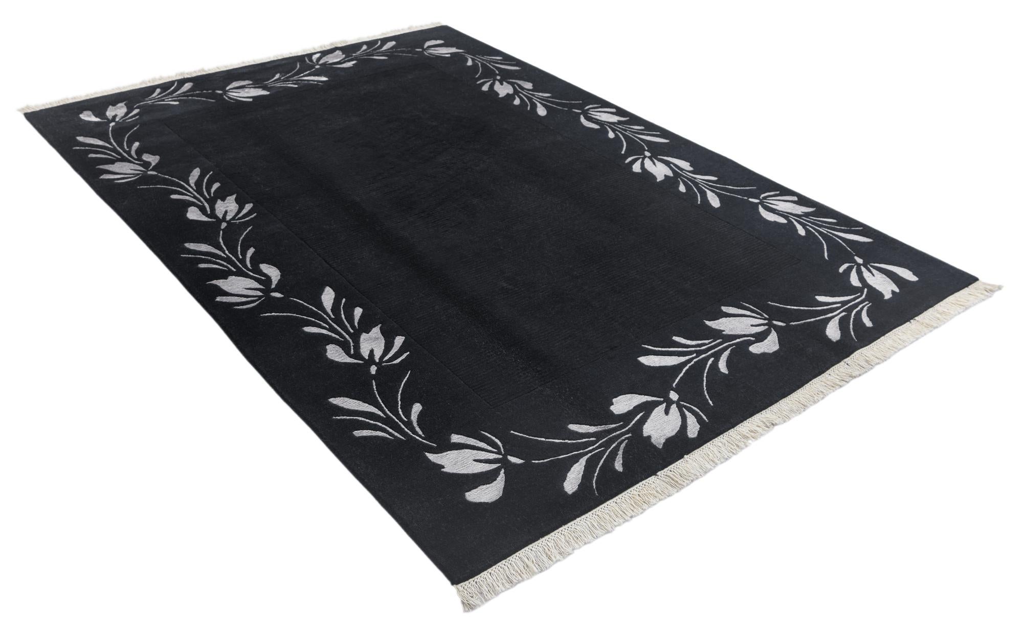 5' 8 x 7' 10 Hand Knotted Darya Wool Rug
