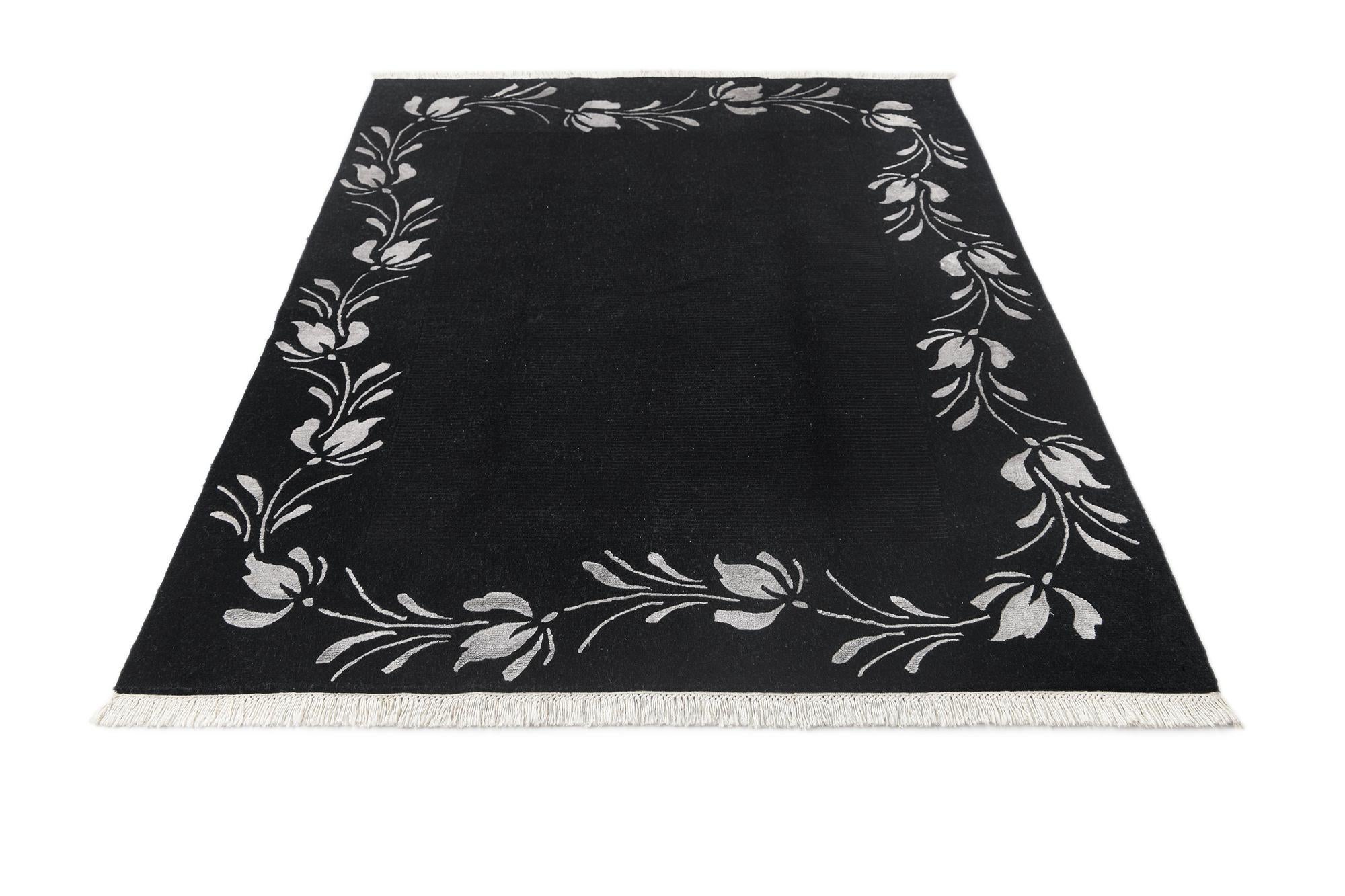 4' 11 x 6' 9 Darya Rug
