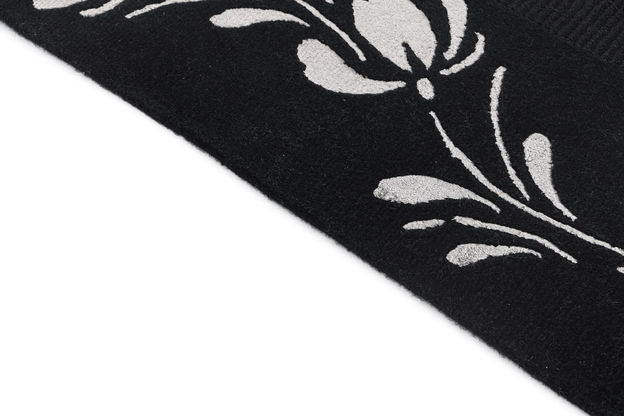 4' 11 x 6' 9 Darya Rug