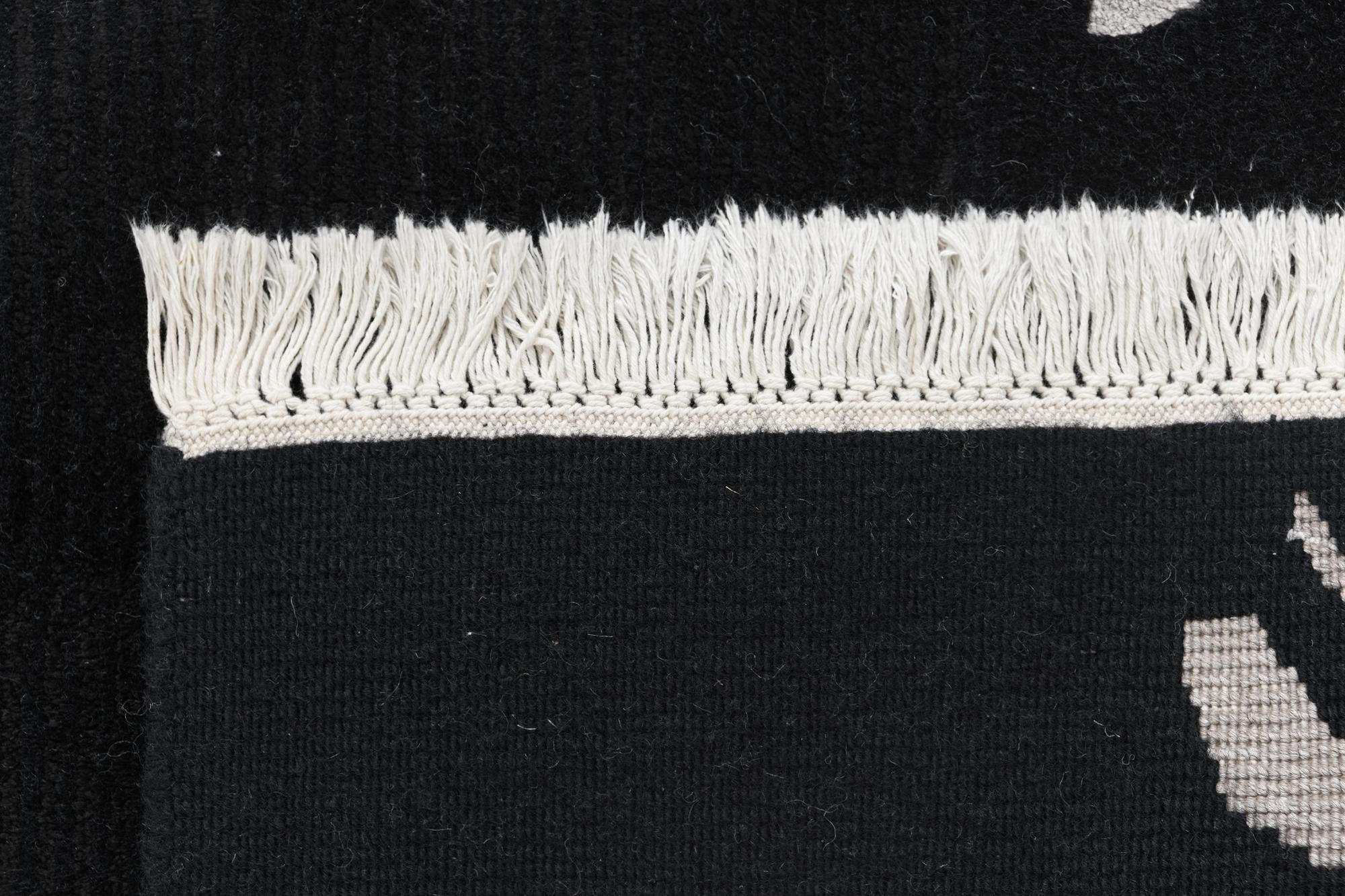 4' 11 x 6' 9 Darya Rug
