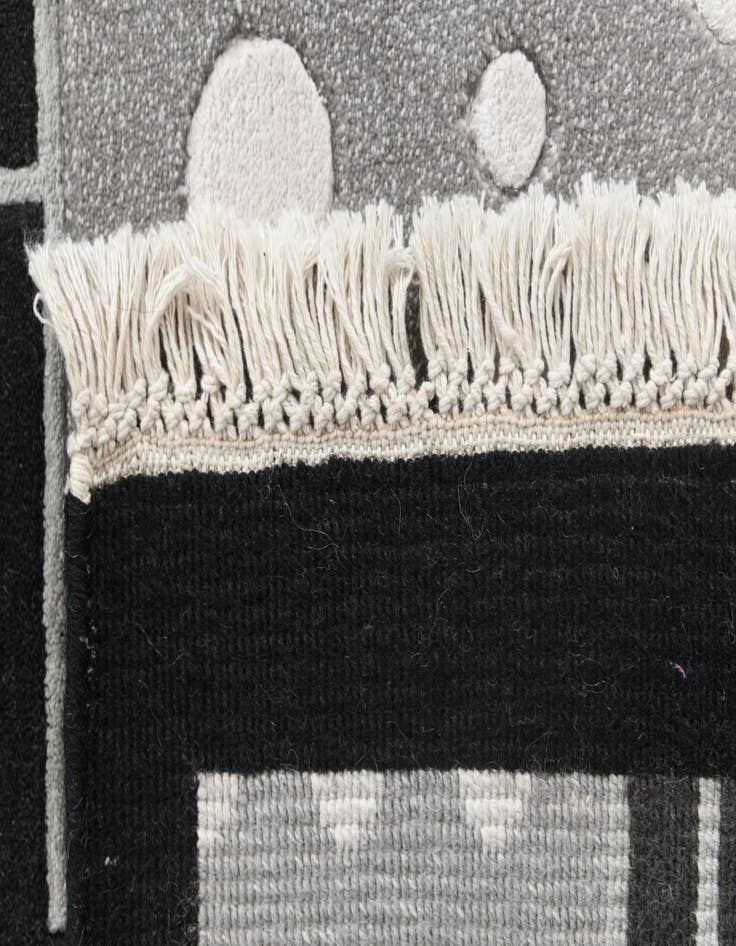 Detail image of 5' 6 x 7' 8  Hand Knotted Darya Wool Rug