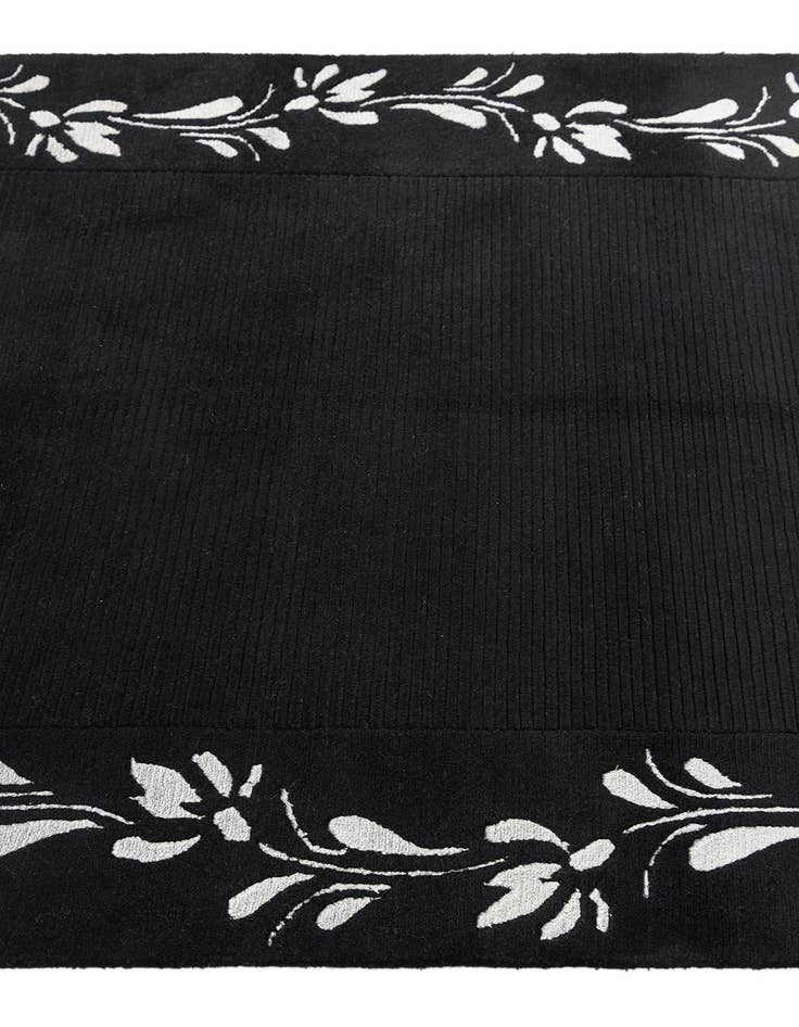 Detail image of 4' x 6' Darya Rug