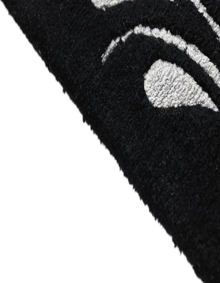 Detail image of 4' x 6' Darya Rug