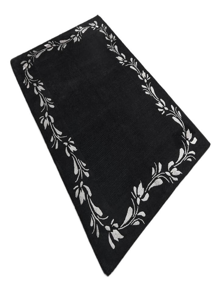Detail image of 4' 2 x 6' 1 Darya Rug