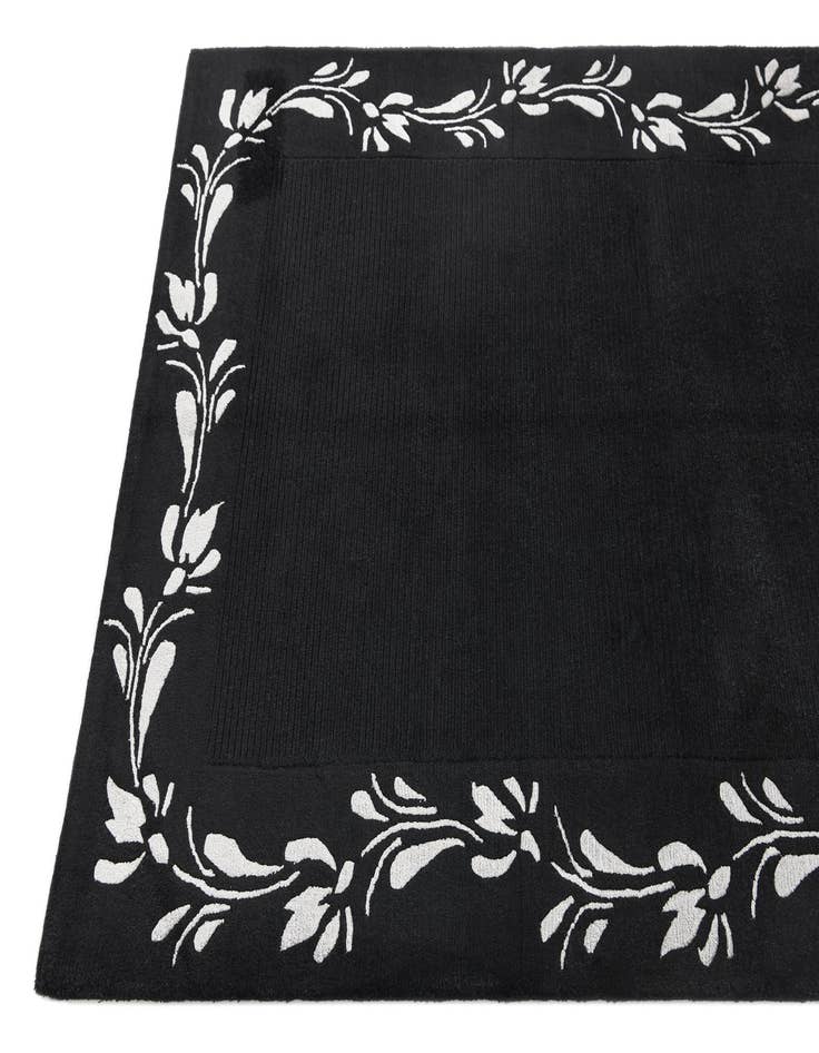 Detail image of 4' 2 x 6' 1 Darya Rug