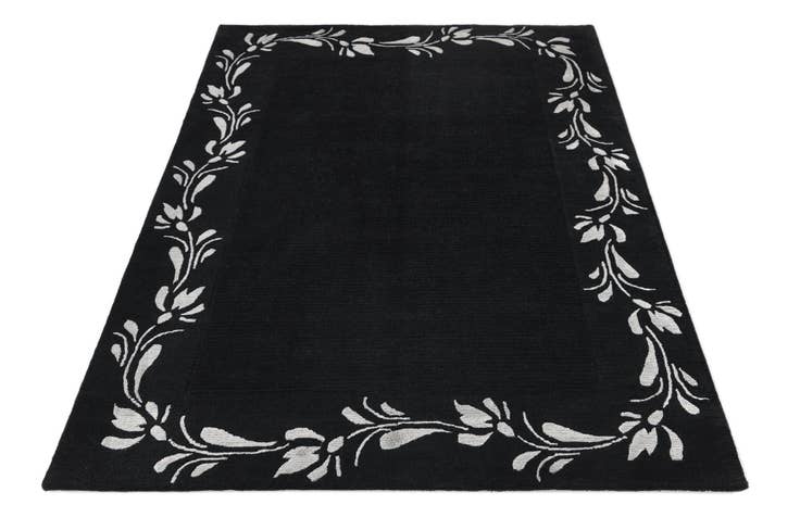 Detail image of 4' 1 x 6' Darya Rug