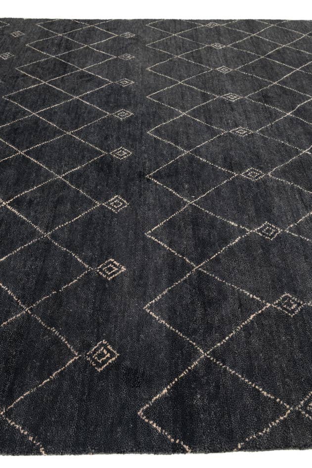 Detail image of 8' 2 x 10' 1 Hand Knotted Darya Wool Rug