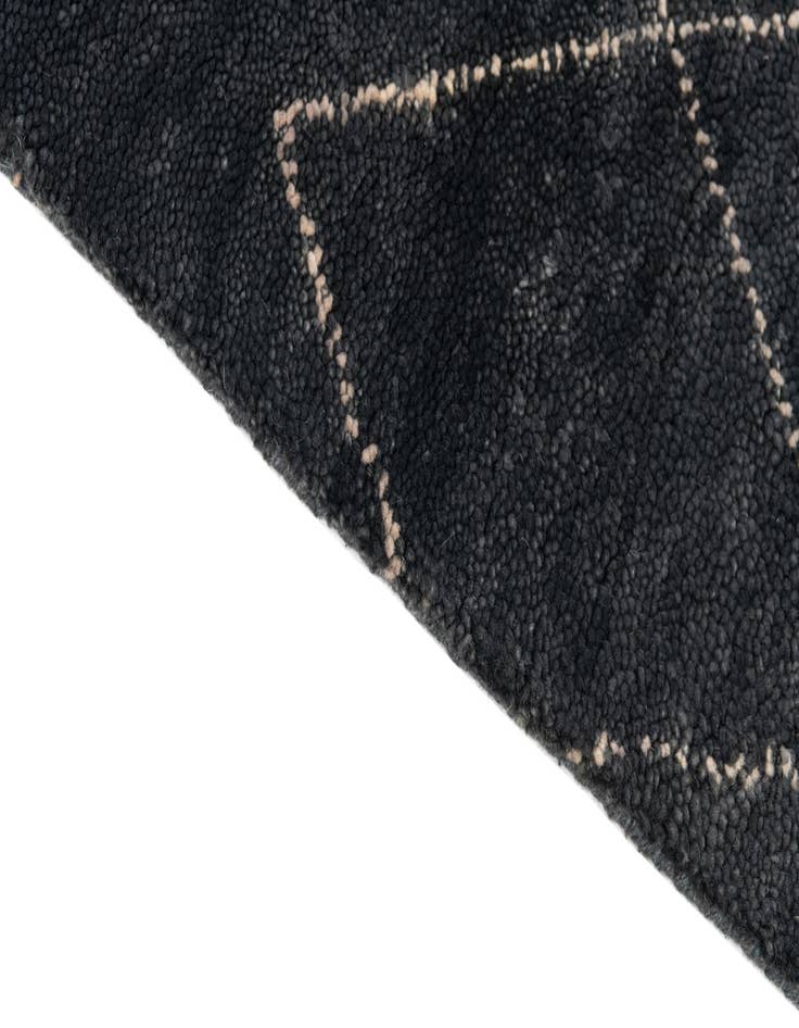 Detail image of 8' 2 x 10' 1  Hand Knotted Darya Wool Rug