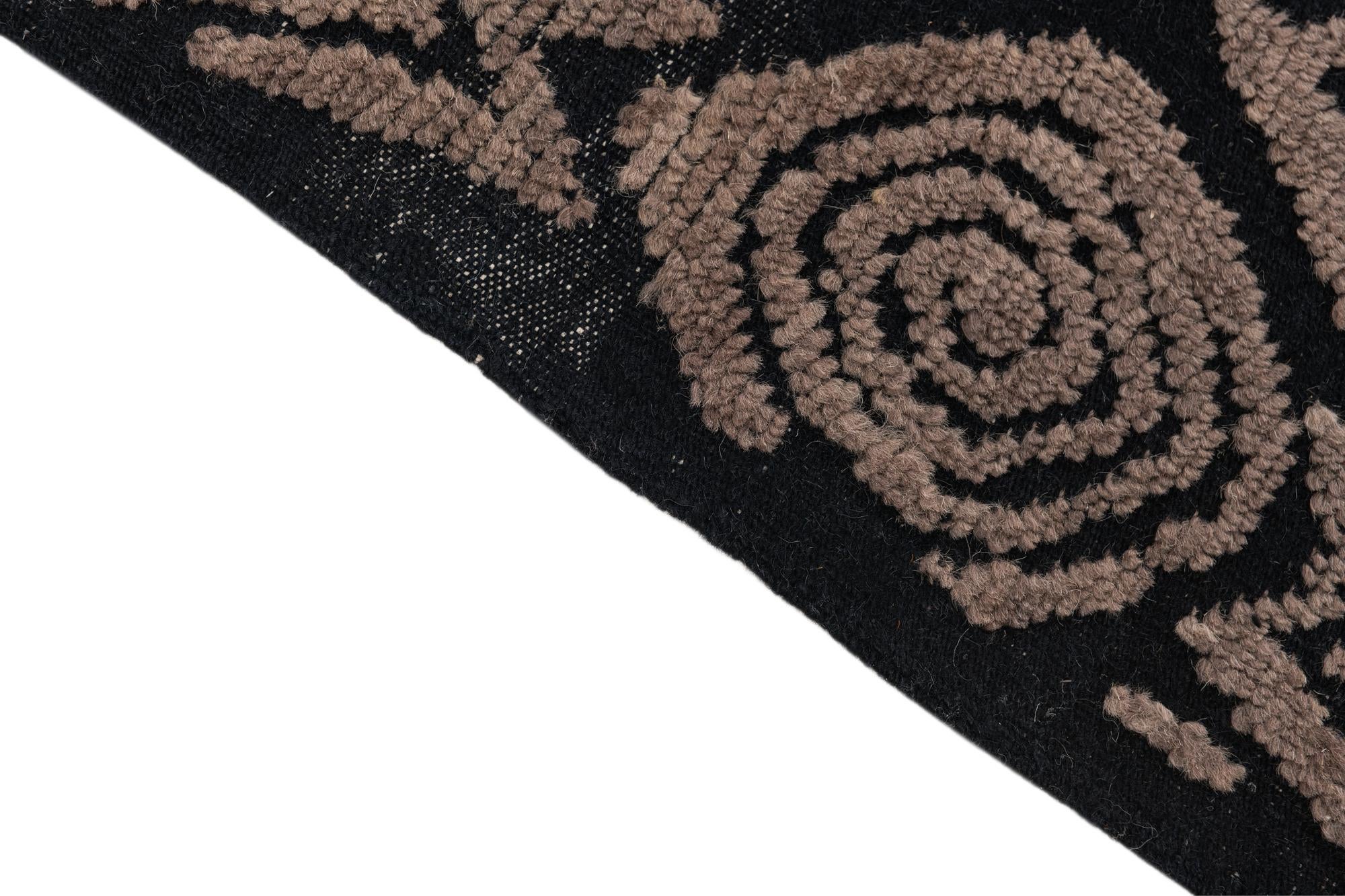 9' 5 x 12' 2 Hand Knotted Darya Wool Rug