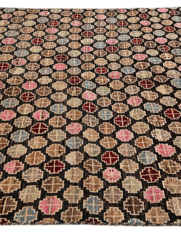 Detail image of 6' 1 x 9' Hand Knotted Darya Wool Rug