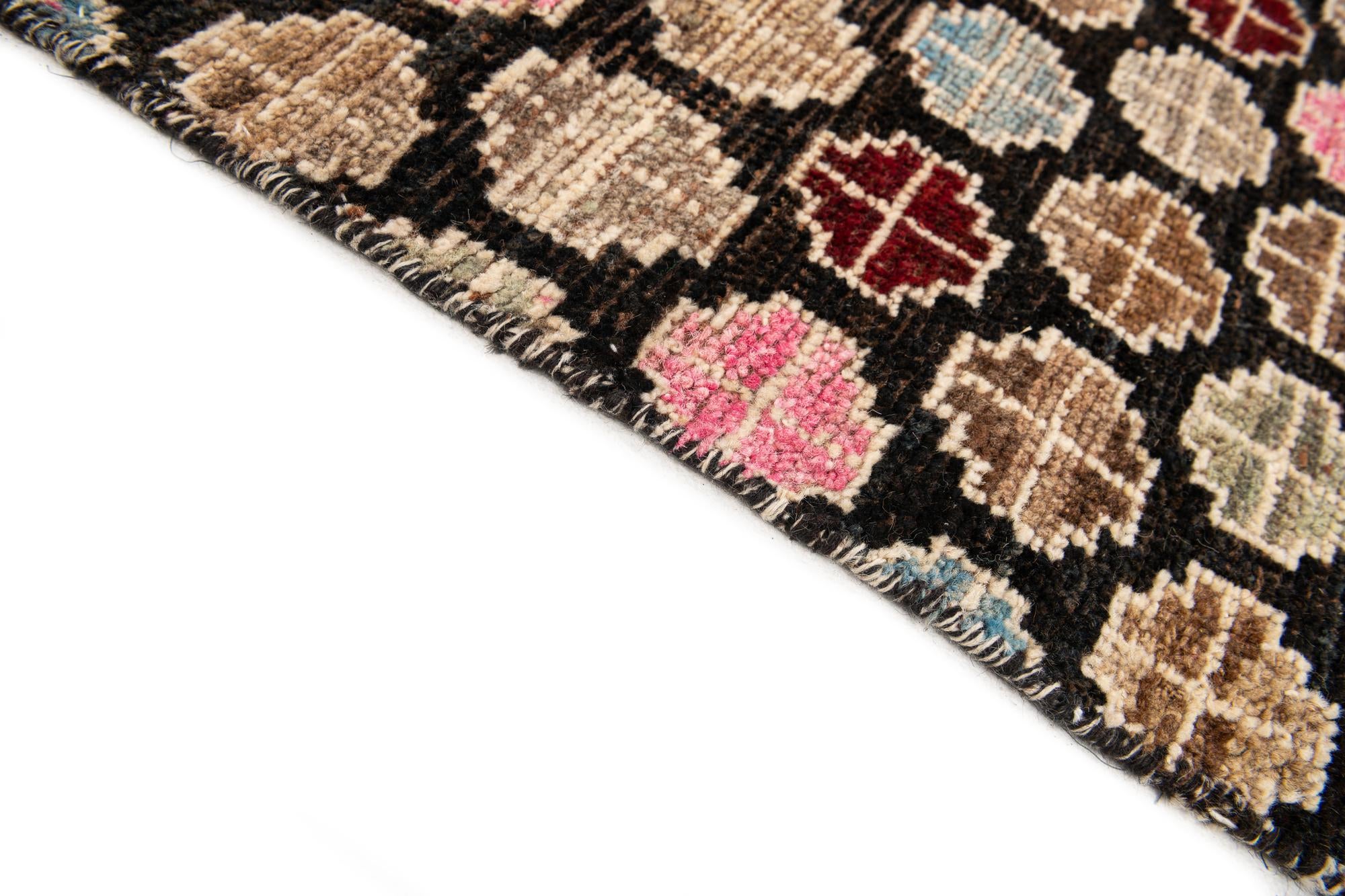 6' 1 x 9' Hand Knotted Darya Wool Rug