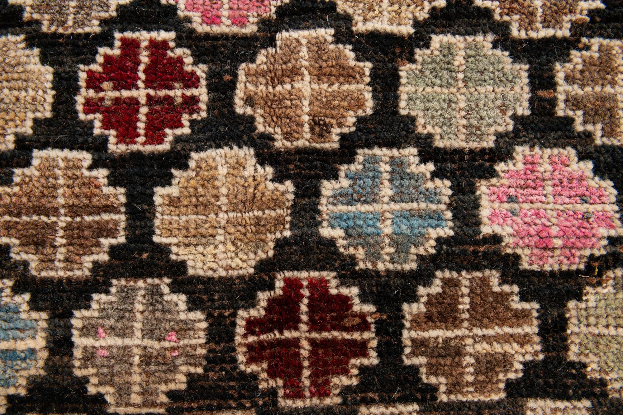 6' 1 x 9' Hand Knotted Darya Wool Rug