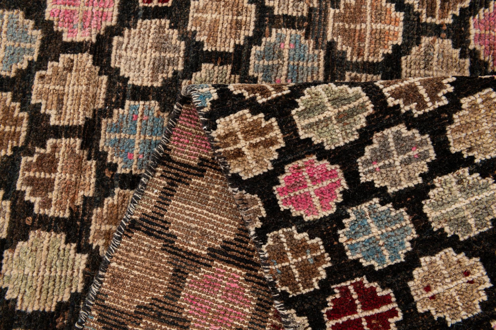 6' 1 x 9' Hand Knotted Darya Wool Rug
