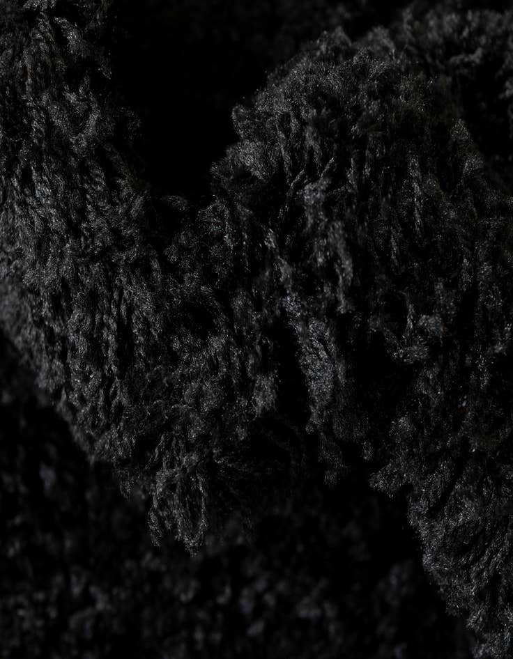 Detail image of 7' x 10' Everyday Shag Rug