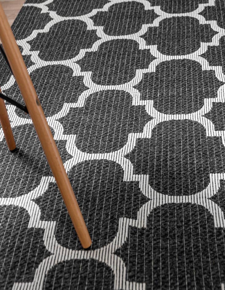 Detail image of 7' 5 x 10' Georgia Rug