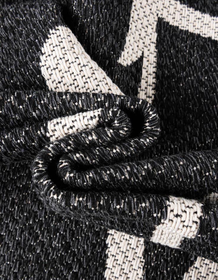 Detail image of 8' 5 x 11' 4 Georgia Rug