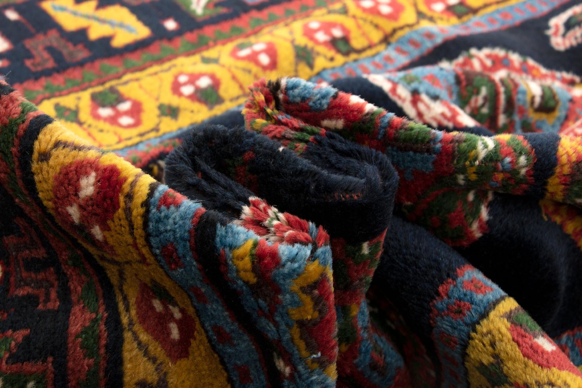 4' x 6' 6 Hand Knotted Ghashghai Persian Rug
