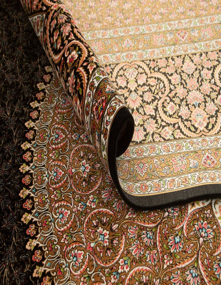 Detail image of 6' 6 x 9' 10 Ghom Design Rug