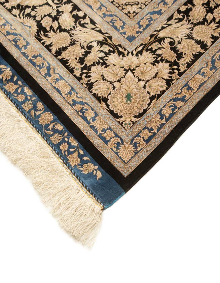 Detail image of 6' 9 x 10' Ghom Design Rug