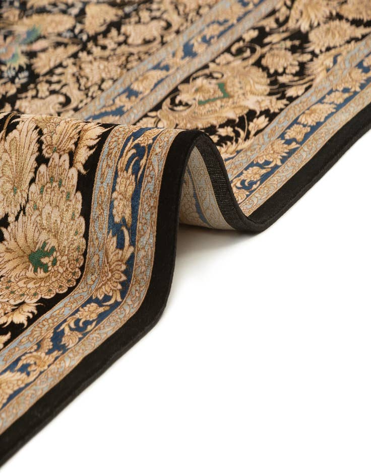 Detail image of 6' 9 x 10' Ghom Design Rug