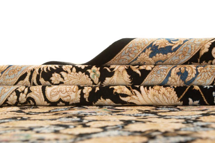 Detail image of 6' 9 x 10' Ghom Design Rug