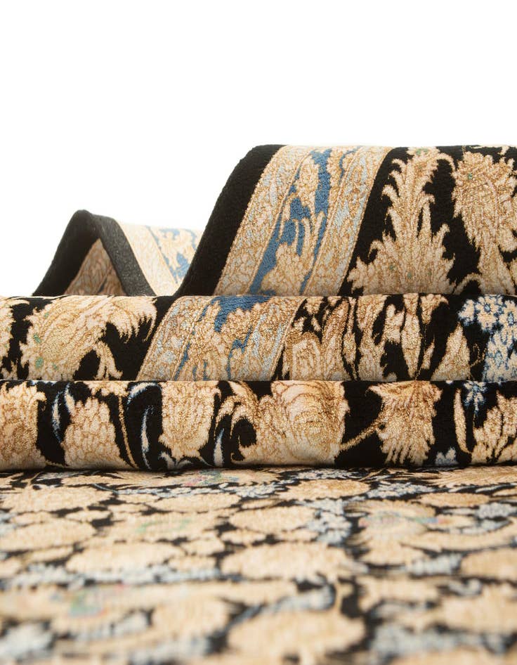 Detail image of 5' 8 x 9' 1 Ghom Design Rug