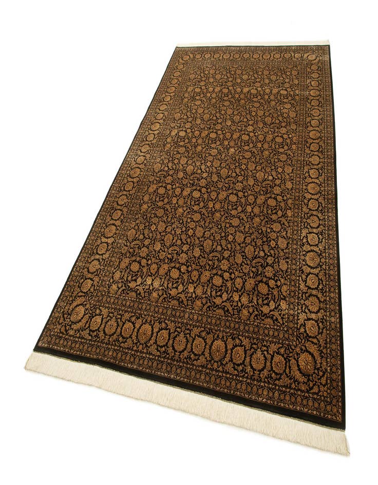 Detail image of 6' 5 x 9' 10 Ghom Design Rug
