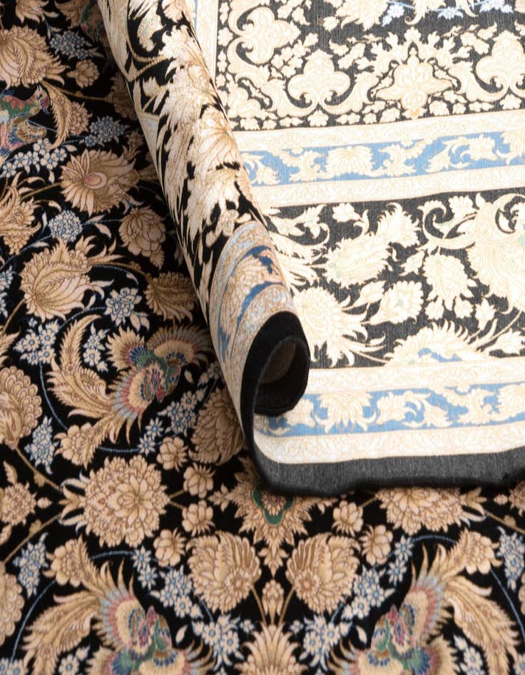 Detail image of 7' 1 x 9' 10 Ghom Design Rug