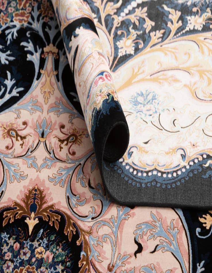 Detail image of 6' 7 x 9' 10 Ghom Design Rug