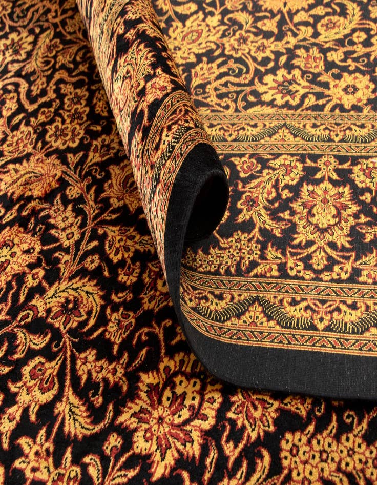 Detail image of 6' 4 x 9' 9 Ghom Rug