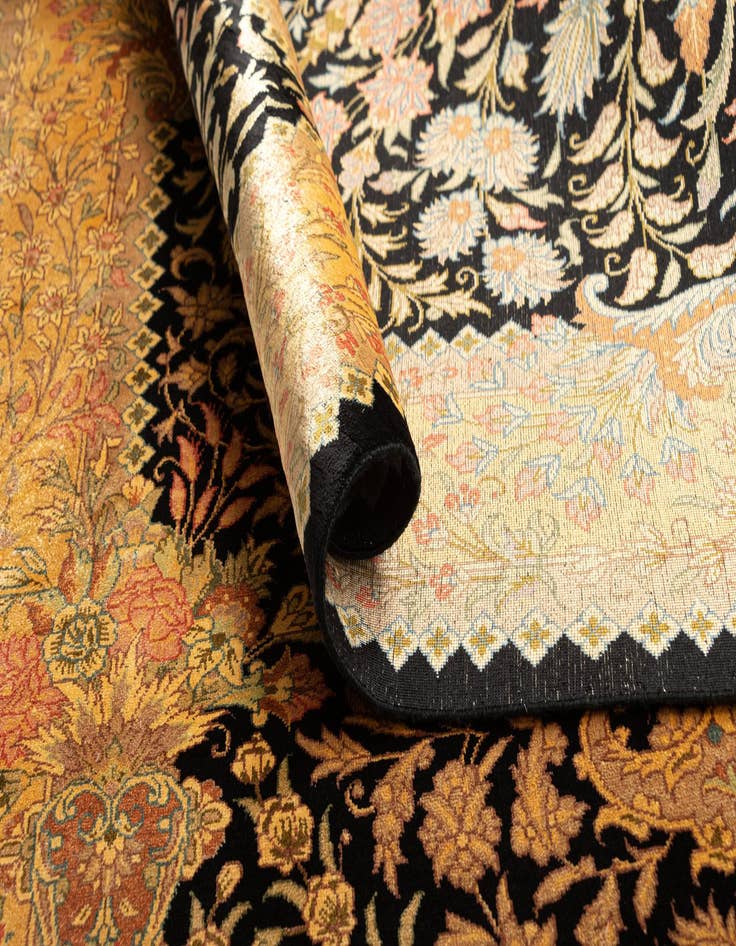 Detail image of 3' 2 x 4' 11 Ghom Silk Rug