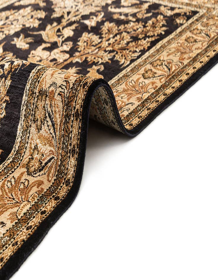 Detail image of 3' 5 x 5' 9 Ghom Silk Rug