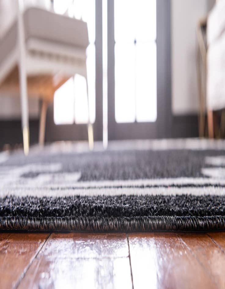 Detail image of 7' x 10' Hera Rug