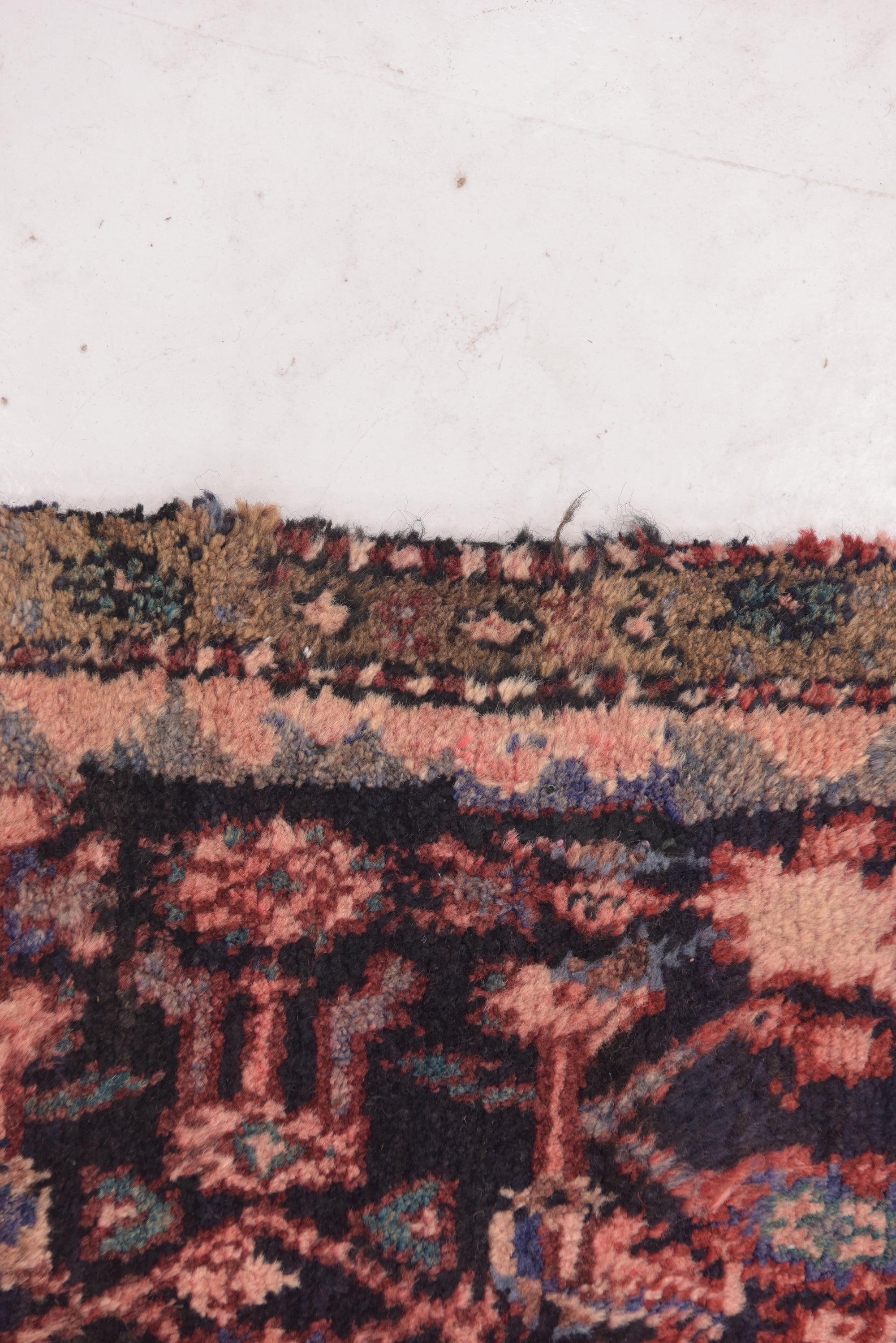 4' 10 x 7' 5 Hand Knotted Hossainabad Persian Wool Rug