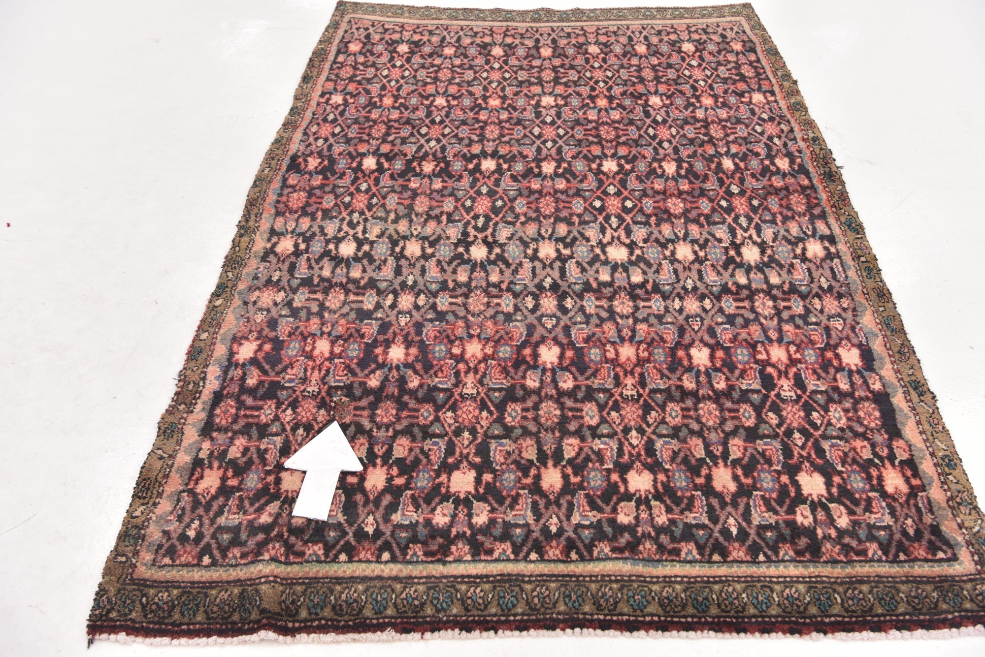 4' 10 x 7' 5 Hand Knotted Hossainabad Persian Wool Rug