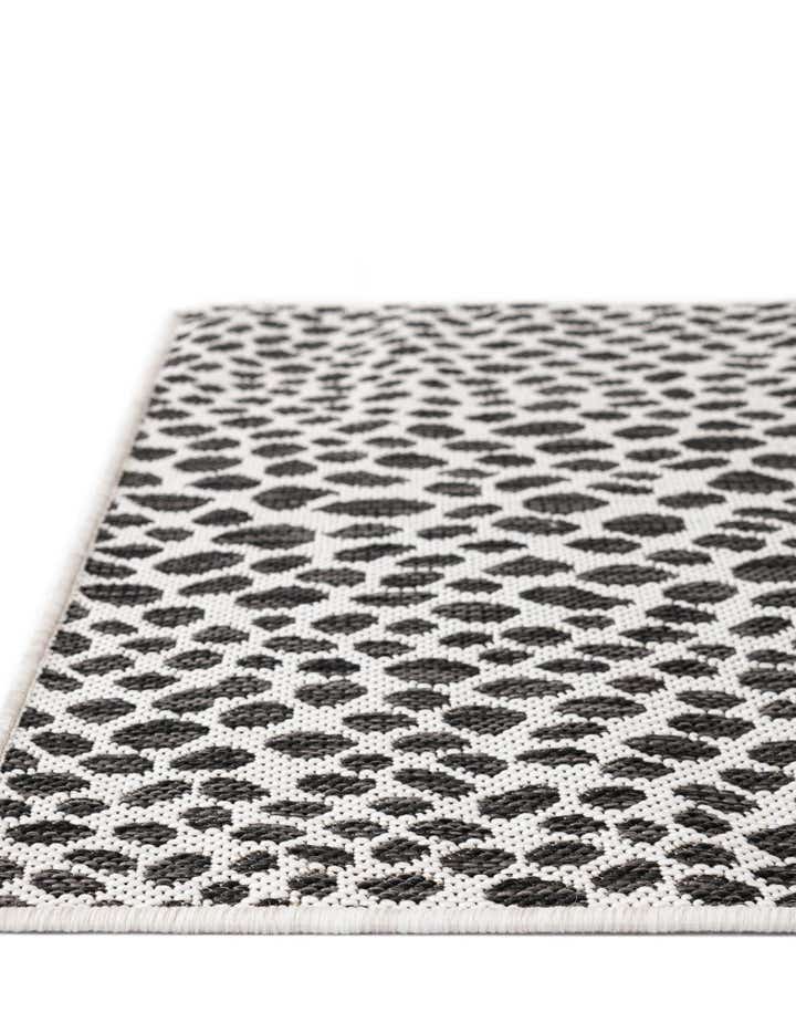 2' x 3' Easy-Clean Jill Zarin Cape Town Indoor / Outdoor Rug