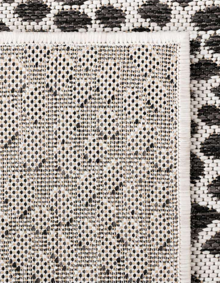 2' x 3' Easy-Clean Jill Zarin Cape Town Indoor / Outdoor Rug