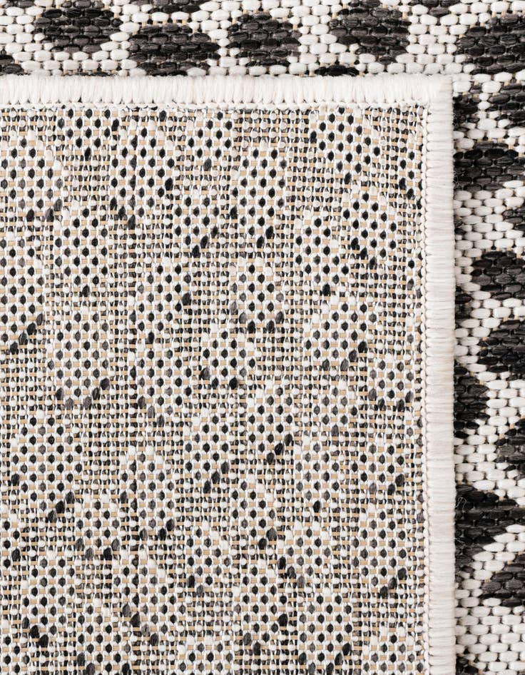 Detail image of 9' x 12' Easy-Clean Jill Zarin Cape Town Indoor / Outdoor Rug